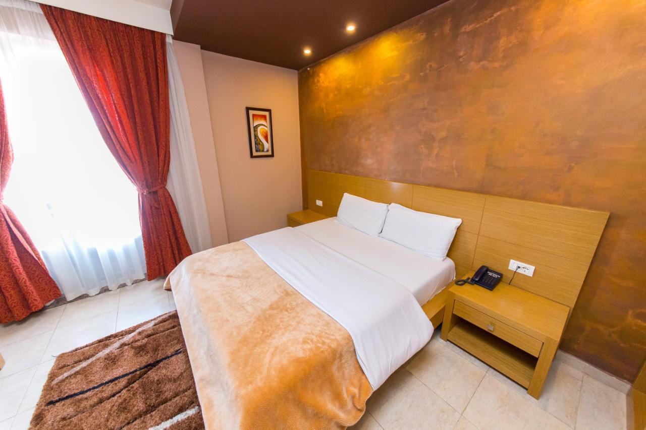 Hotel Denver 티라나 외부 사진