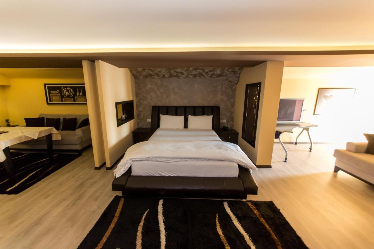 Hotel Denver 티라나 외부 사진